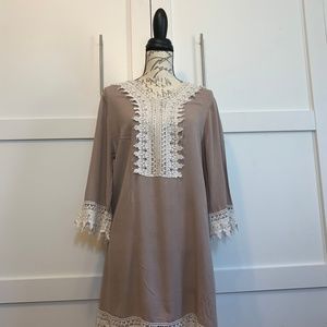 WEST KEY BLOUSE WITH LACE